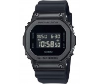 Наручные часы Casio G-Shock GM-5600UB-1E